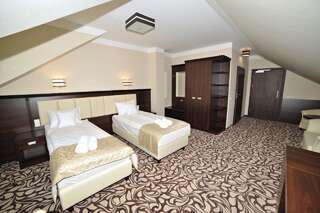 Отель Pałac w Konarach Konary Двухместный номер с 2 отдельными кроватями-3