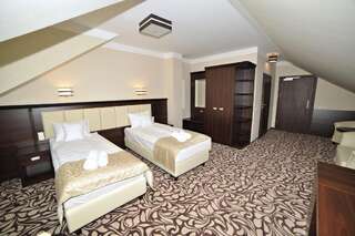 Отель Pałac w Konarach Konary Двухместный номер с 2 отдельными кроватями-8