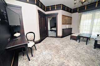 Отель Pałac w Konarach Konary Люкс с кроватью размера "queen-size"-3
